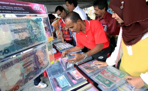 KB06_18082014_PAMERAN_WANG