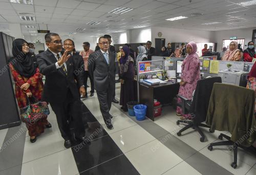 DATUK TAKIYUDDIN HASSAN