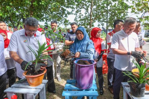 DATUK AIMAN ATHIRAH SABU