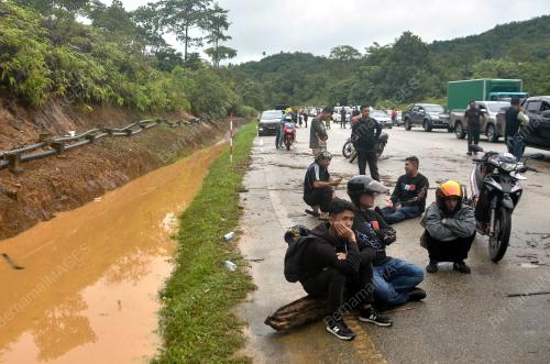 LIMPAHAN AIR SUNGAI BROOKE DI POS BLAU