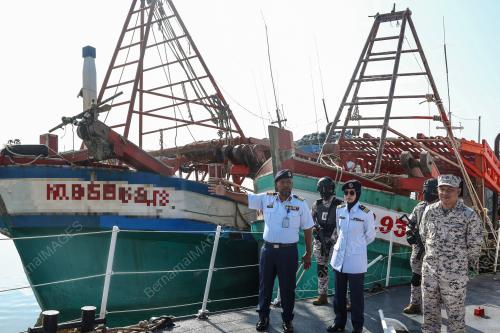 RAMPASAN BOT NELAYAN ASING VIETNAM