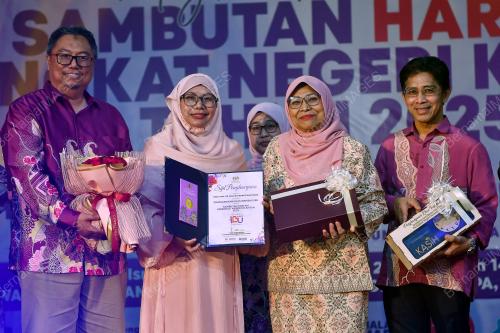 DATUK SERI ROHANI ABDUL KARIM