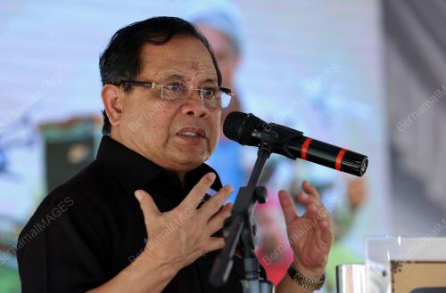 DATUK SERI AHMAD HAMZAH