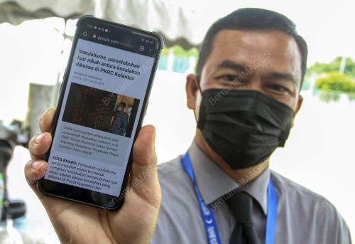 DR MOHD AZMAN YACOB