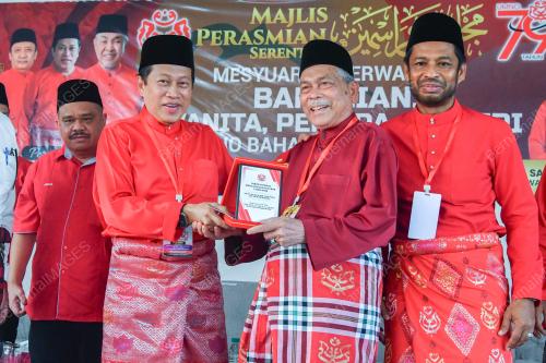 DATUK SERI AHMAD MASLAN