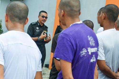 PELEPASAN BANDUAN SECARA BERLESEN
