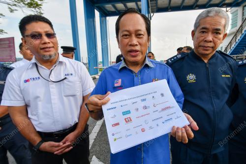 DATUK SERI AHMAD MASLAN