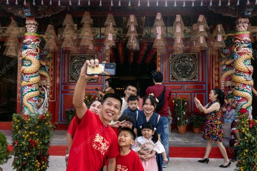 TAHUN BARU CINA 2025