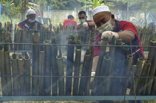 PROGRAM BAKAR LEMANG KAMPUNG SRI PENGGET