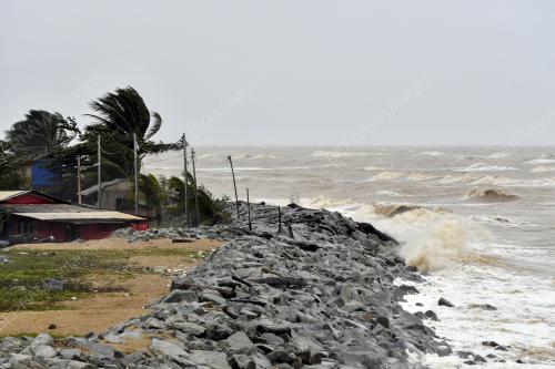 TINJAUAN KEADAAN CUACA