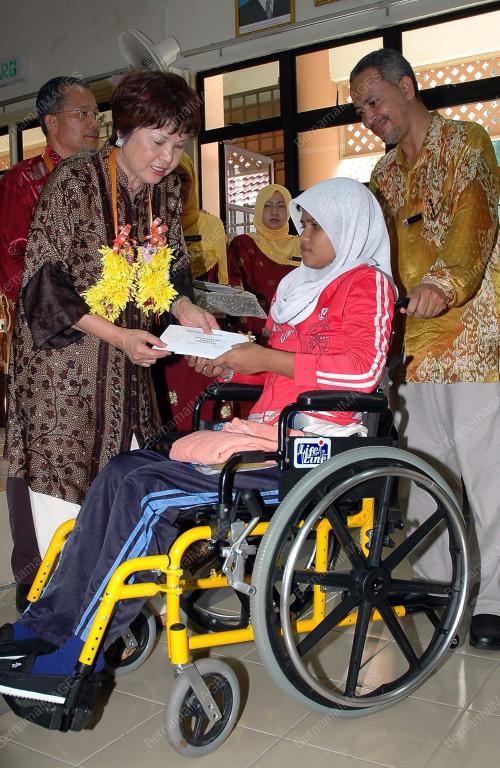 NG YEN YEN