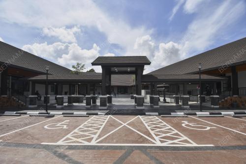 LAMAN WARISAN SERUNDING KAMPUNG LAUT
