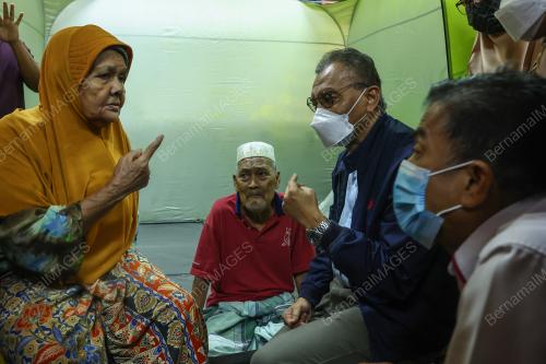 DATUK SERI DR DZULKEFLY AHMAD