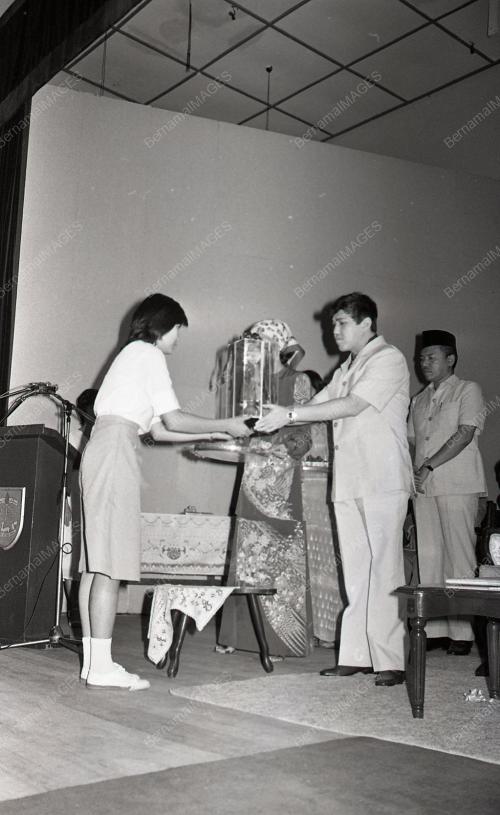 HARI UCAPAN