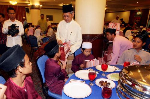 MUSTAPA MOHAMED