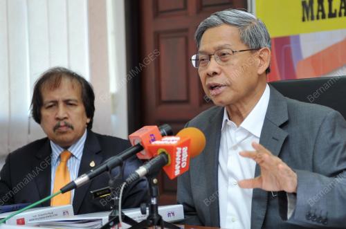 DATUK SERI MUSTAPA MOHAMED