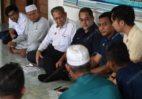 DATUK SERI MUSTAPA MOHAMED
