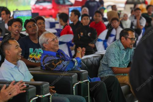 TAN SRI ANNUAR MUSA