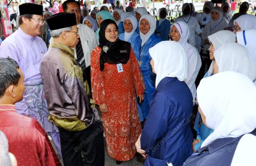 DATUK SERI MUSTAPA MOHAMED