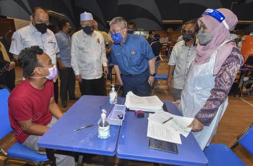 DATUK SERI DR ADHAM BABA