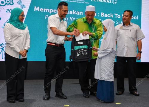 AZHAR SALLEH