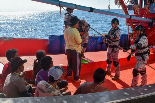 OPS KHAS PAGAR LAUT