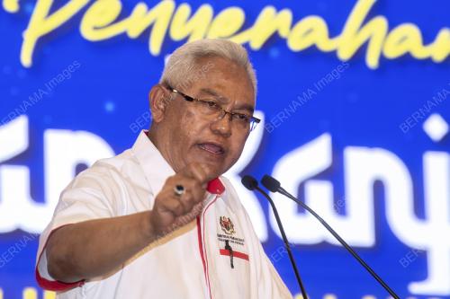 TAN SRI NOH OMAR