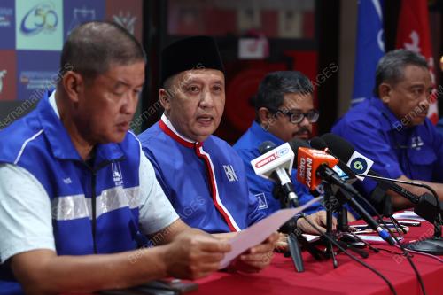 DATUK AHMAD JAZLAN YAAKUB