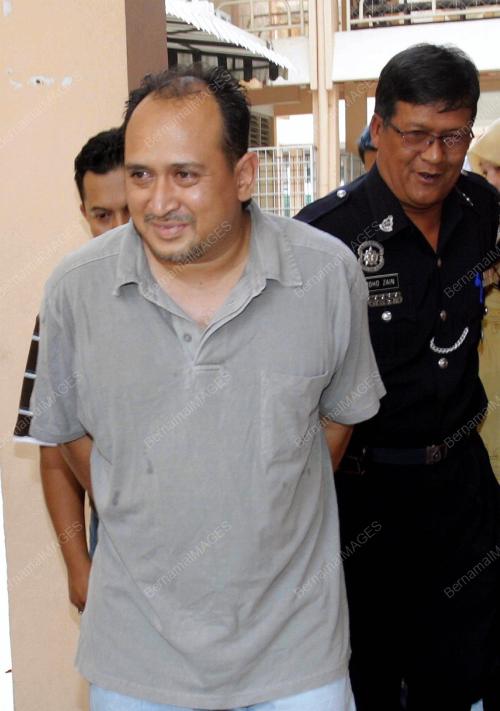 PENULIS BLOG DITAHAN REMAN