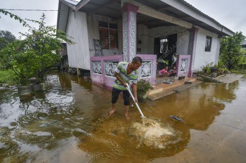 TINJAUAN MUSIM TENGKUJUH
