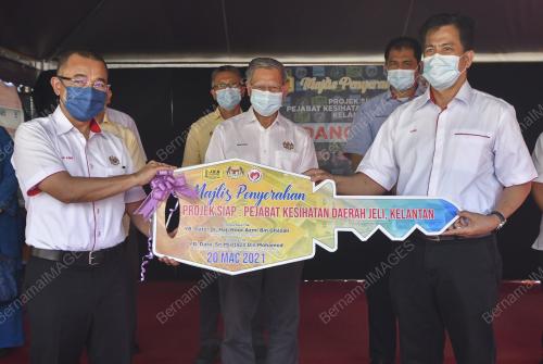 DATUK SERI MUSTAPA MOHAMED