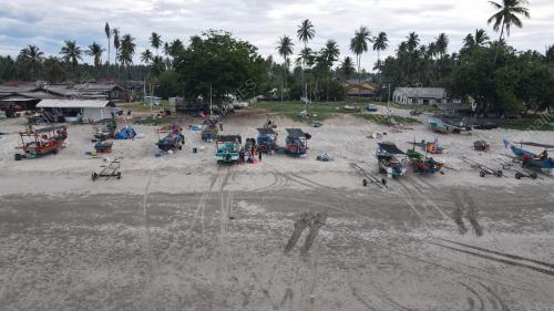 NELAYAN PANTAI