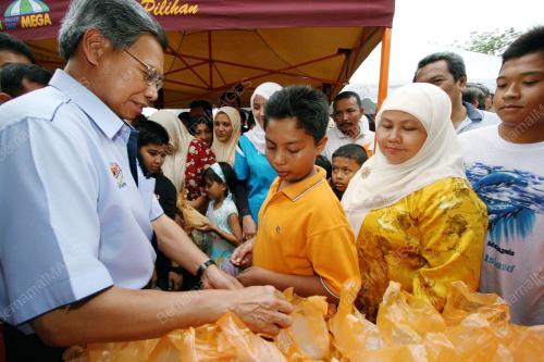 MUSTAPA MOHAMED
