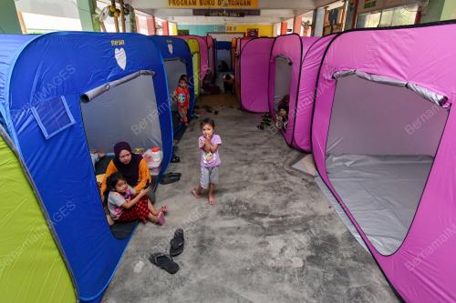 PUSAT PEMINDAHAN SEMENTARA ALOR PASIR