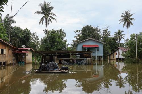 TINJAUAN BANJIR DI KAMPUNG BENDANG PEROL