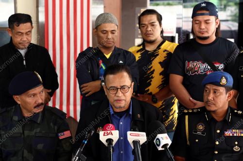 AZMAN ISMAIL