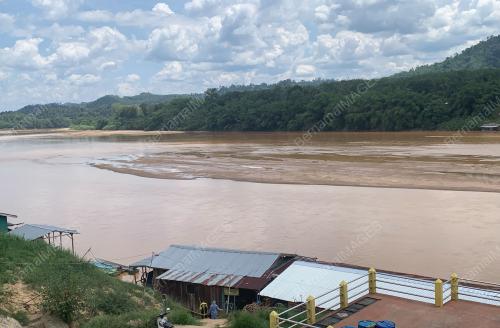 TINJAUAN SUNGAI MUSIM KEMARAU