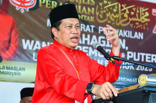 DATUK SERI AHMAD MASLAN