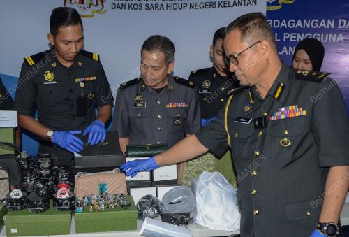 AZMAN ISMAIL