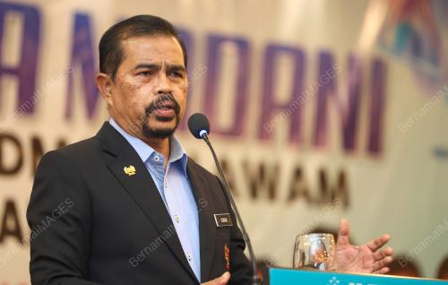 DATUK ADNAN MAT