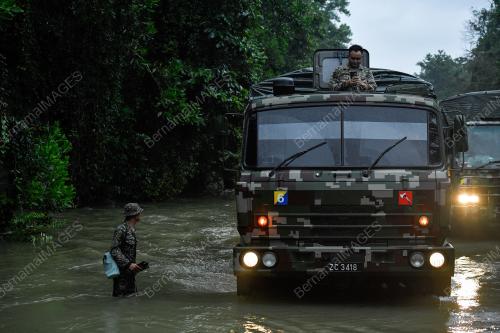 ATM MEMINDAHKAN CALON SPM TERKANDAS BANJIR