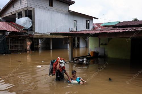 TINJAUAN BANJIR DI KAMPUNG KUBANG KUAU