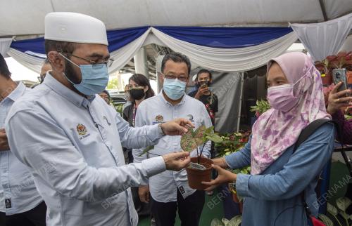 DATUK DR NIK MUHAMMAD ZAWAWI SALLEH