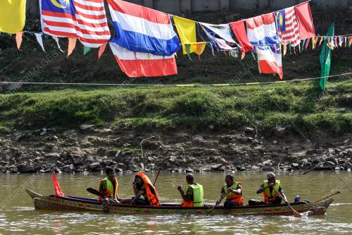 PERLUMBAAN PERAHU JOKONG