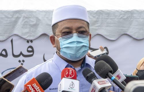 DATUK AHMAD MARZUK SHAARY