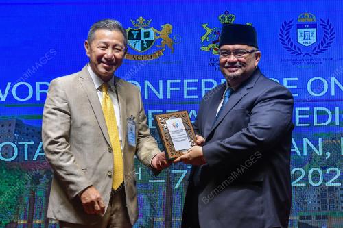 DATUK DR MOHAMED FADZLI HASSAN