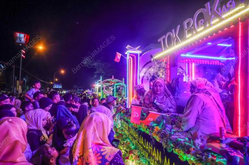 PERARAKAN KERETA BERHIAS