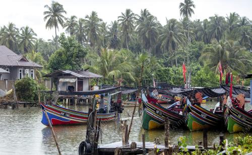 PERAHU KOLEK DIBAIK PULIH