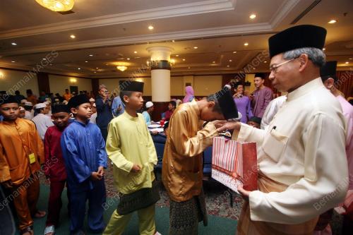 MUSTAPA MOHAMED