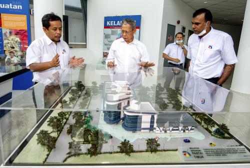 DATUK SERI MUSTAPA MOHAMED